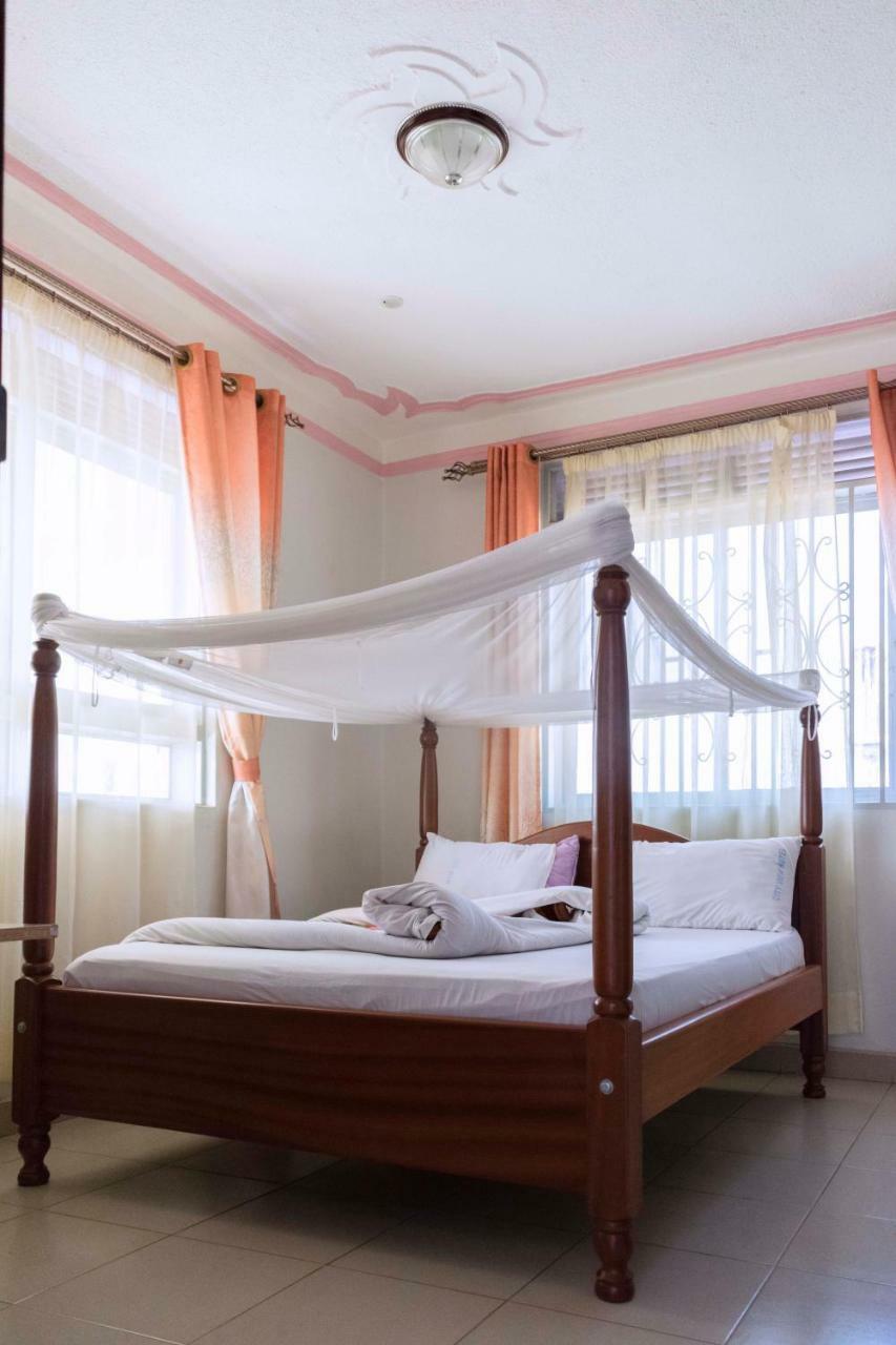 Relief Motel Fort Portal Exterior photo
